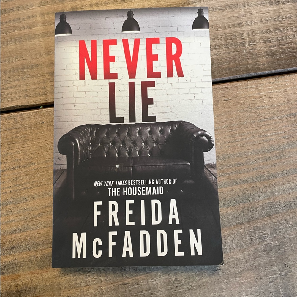 Never Lie by Freida McFadden Book